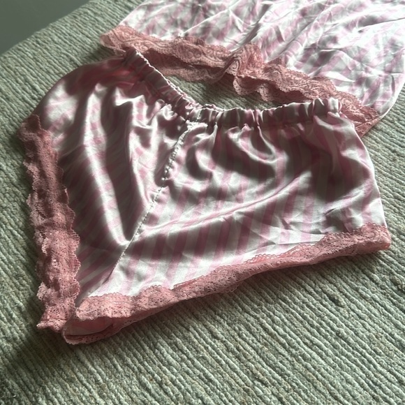 SHEIN Women’s silk two-piece pyjama set baby dolls size small - Picture 4 of 16